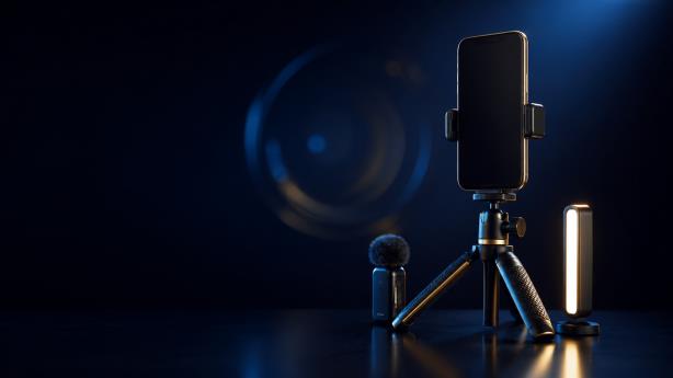Peralatan asas untuk menghasilkan video menggunakan telefon